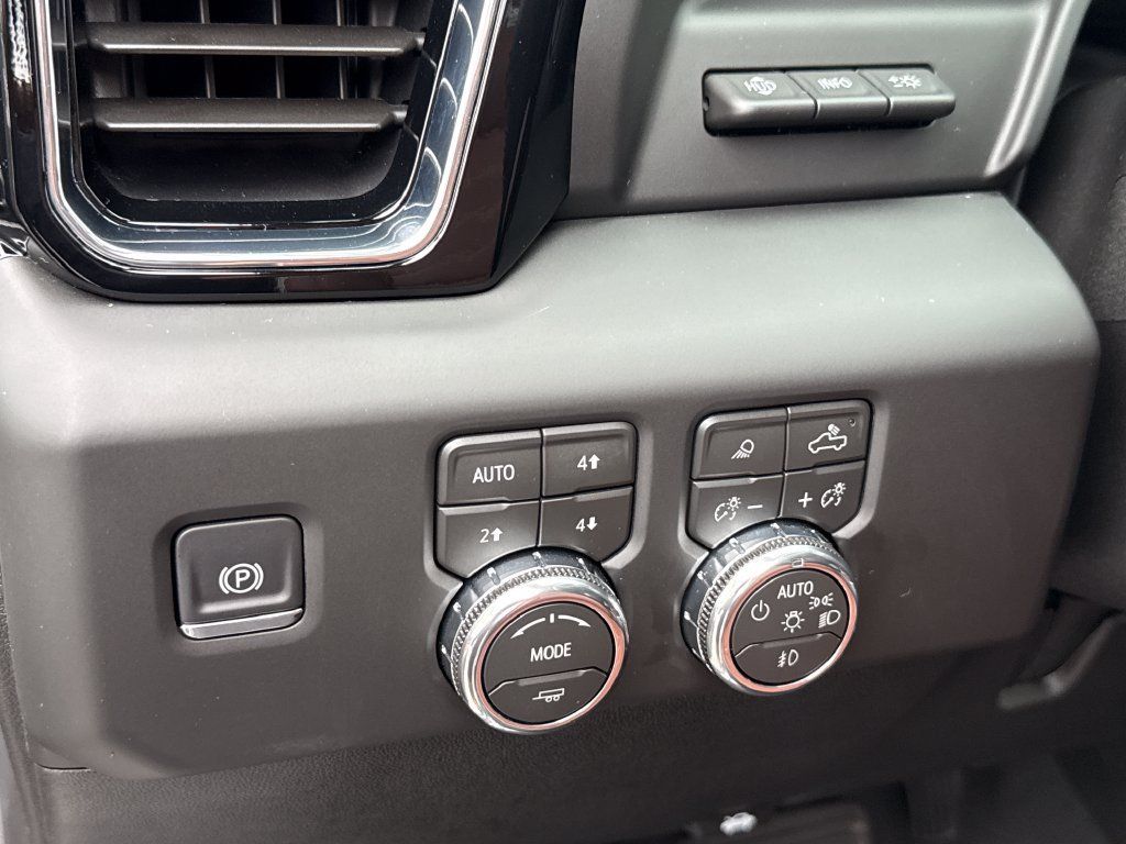 Certified 2026 GMC Sierra 2500 Denali Ultimate AWD/4WD image 21