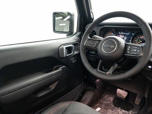 New 2026 Jeep Gladiator Rubicon w/ Steel Power Dome Hood Package AWD/4WD image 11