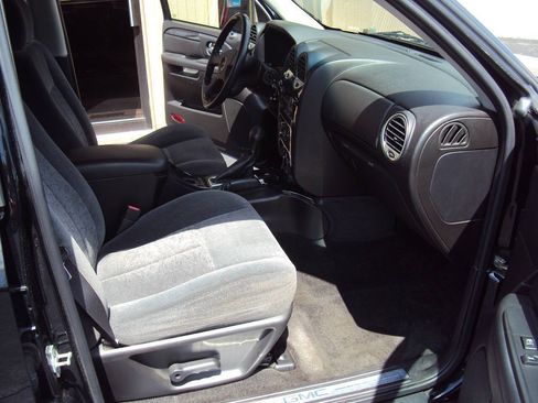 Used 2005 GMC Envoy SLE AWD/4WD image 9