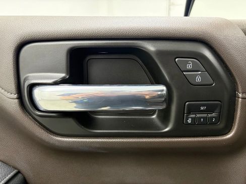 Used 2022 GMC Sierra 1500 Denali w/ Driver Alert Package II AWD/4WD image 14