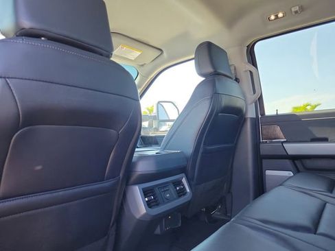 Certified 2025 Ford F250 Lariat w/ Chrome Package image 9