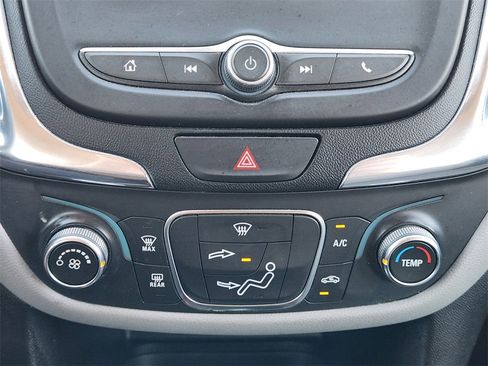 Used 2019 Chevrolet Equinox LS image 19