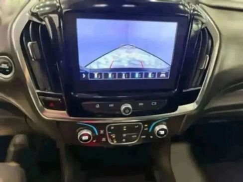 Used 2021 Chevrolet Traverse LT w/ LT Premium Package image 24