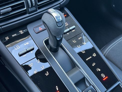 Used 2025 Porsche Macan GTS image 24