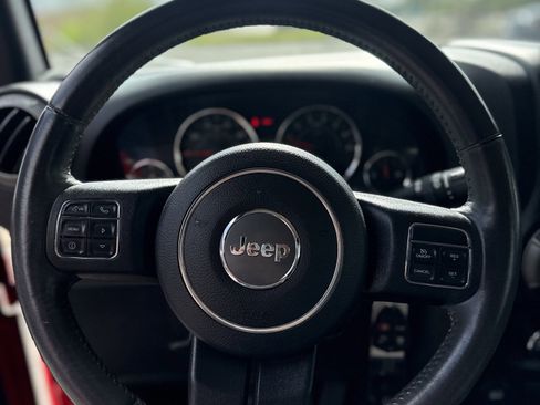 Used 2016 Jeep Wrangler Unlimited Sport w/ Connectivity Group AWD/4WD image 22