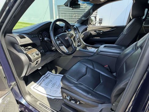 Used 2020 Cadillac Escalade ESV Platinum AWD/4WD image 11