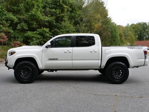 Used 2020 Toyota Tacoma TRD Sport image 34