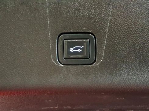 Used 2021 Chevrolet Traverse High Country AWD/4WD image 7
