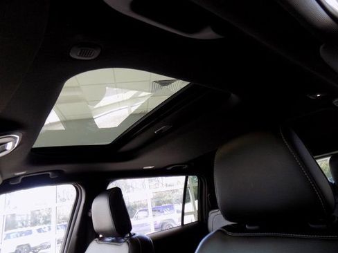 New 2024 Jeep Grand Cherokee L Altitude image 18