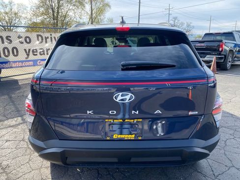 Used 2024 Hyundai Kona SEL w/ Convenience Package AWD/4WD image 3