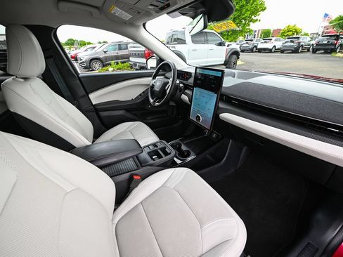 Certified 2025 Ford Mustang Mach-E Premium AWD/4WD image 24