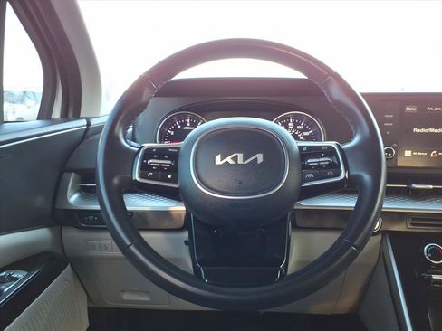 Used 2024 Kia Carnival LX image 20