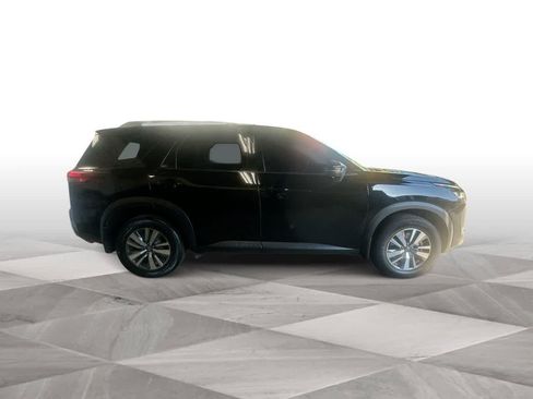 Used 2023 Nissan Pathfinder SL w/ Black Appearance Package AWD/4WD image 9