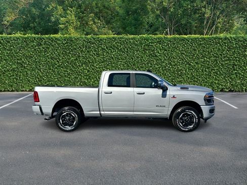 Used 2026 RAM 2500 Laramie AWD/4WD image 2
