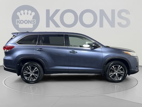 Used 2019 Toyota Highlander Plus AWD/4WD image 12