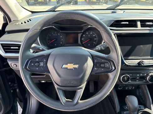 Used 2023 Chevrolet TrailBlazer LT w/ Convenience Package image 9