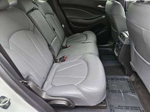 Used 2019 Buick Envision Essence image 18