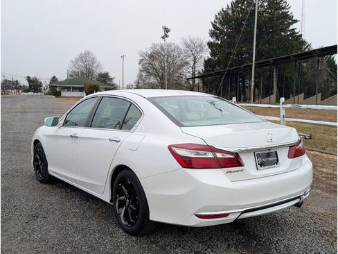 Used 2017 Honda Accord EX-L image 5