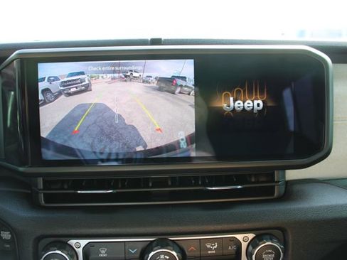 Used 2025 Jeep Wrangler Unlimited Sport AWD/4WD image 25