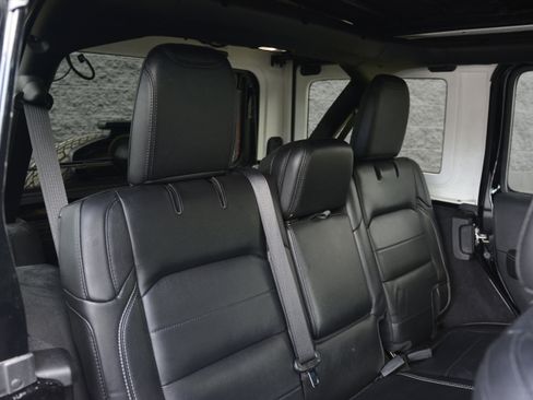Used 2020 Jeep Wrangler Unlimited Sahara AWD/4WD image 33