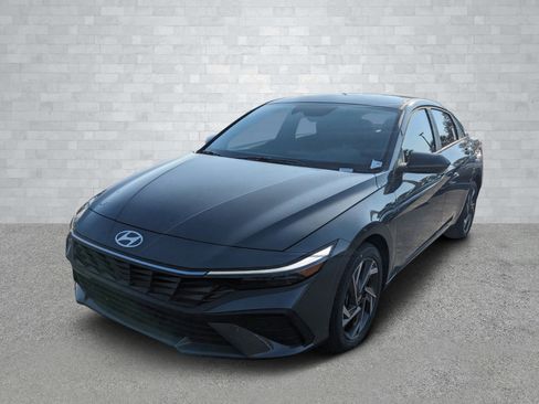 New 2025 Hyundai Elantra Sport image 9