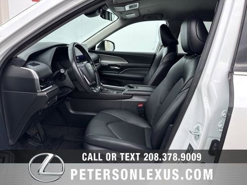 Used 2024 Toyota Grand Highlander XLE image 23