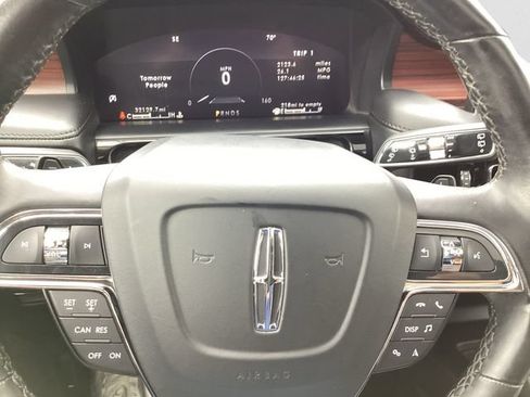 Used 2023 Lincoln Nautilus Reserve w/ Class II Trailer Tow Package AWD/4WD image 12