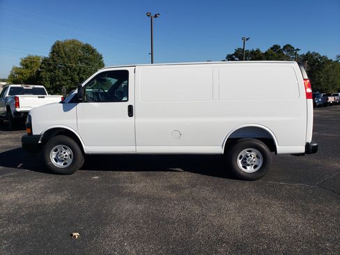 New 2025 Chevrolet Express 2500 Extended w/ Driver Convenience Package image 10