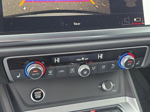 New 2025 Audi Q3 2.0T Premium image 23