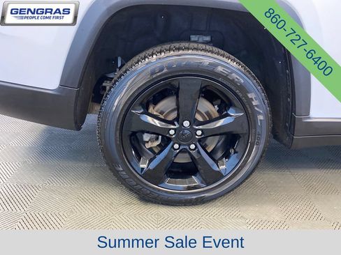 Used 2023 Jeep Grand Cherokee L Laredo AWD/4WD image 40