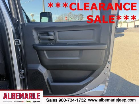 Used 2024 RAM 2500 Tradesman w/ Chrome Appearance Group image 35