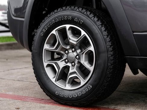 Used 2022 Jeep Cherokee Trailhawk image 68