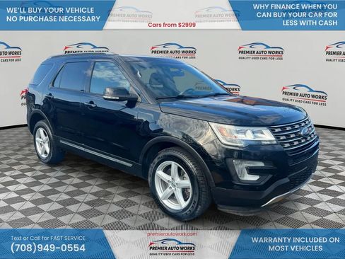 Used 2017 Ford Explorer XLT w/ Equipment Group 202A AWD/4WD image 3