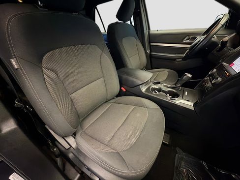 Used 2019 Ford Explorer XLT w/ Equipment Group 201A image 15