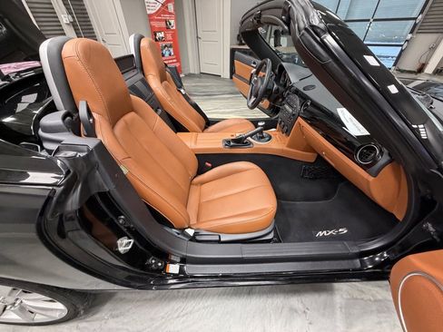 Used 2007 MAZDA MX-5 Miata Grand Touring image 36