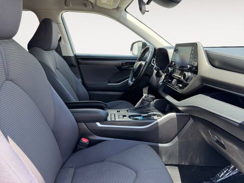 Certified 2020 Toyota Highlander LE FWD image 13