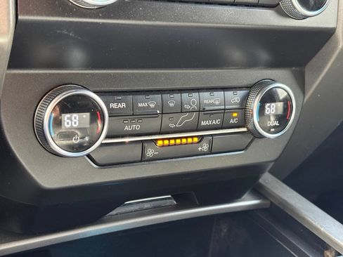 Used 2021 Ford Expedition XLT AWD/4WD image 13