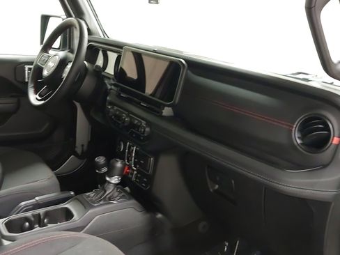 Used 2024 Jeep Wrangler Unlimited Rubicon AWD/4WD image 29