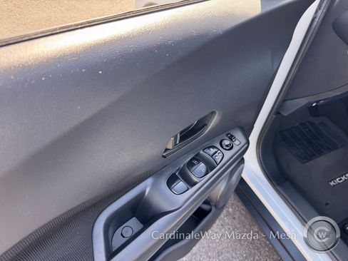 Used 2022 Nissan Kicks S FWD image 13