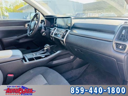 Used 2022 Kia Sorento LX image 23