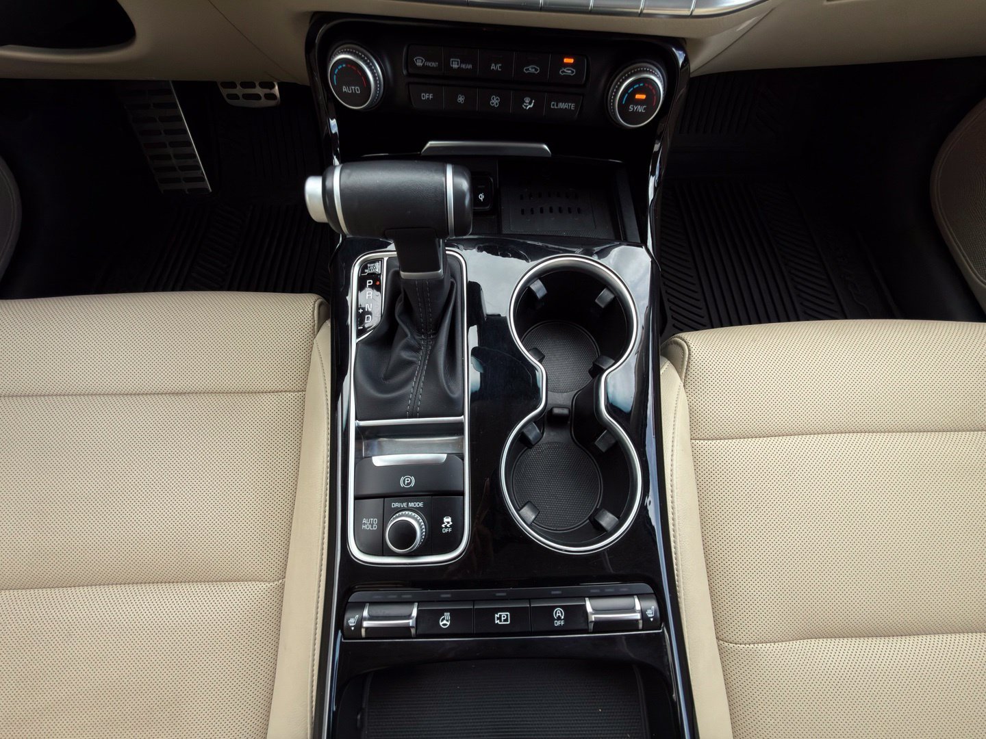 Used 2023 Kia Stinger GT-Line w/ Sun & Sound Package AWD/4WD image 12