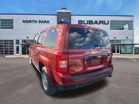 Used 2017 Jeep Patriot Sport FWD image 4
