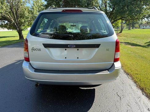 Used 2002 Ford Focus SE FWD image 6