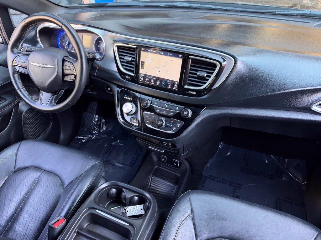 Used 2019 Chrysler Pacifica Touring-L w/ S Appearance Package FWD image 24