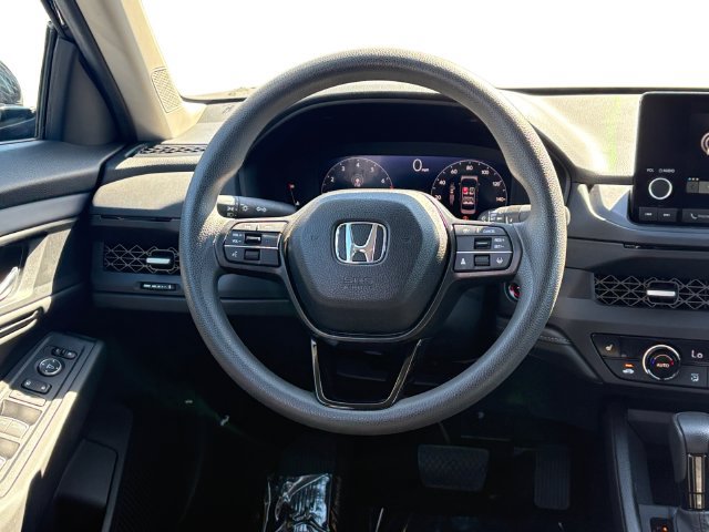 Used 2025 Honda Accord SE image 15