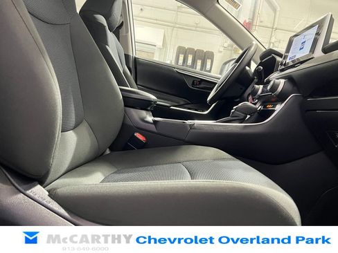 Used 2025 Toyota RAV4 LE AWD/4WD image 26