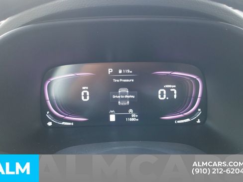 Used 2025 Kia Soul LX w/ LX Technology Package FWD image 29