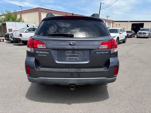 Used 2014 Subaru Outback 2.5i Premium w/ Moonroof Package AWD/4WD image 4