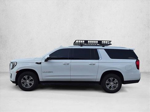 Used 2021 GMC Yukon XL SLE w/ Gmc Pro Safety Plus Package AWD/4WD image 8