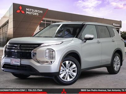 New 2025 Mitsubishi Outlander ES